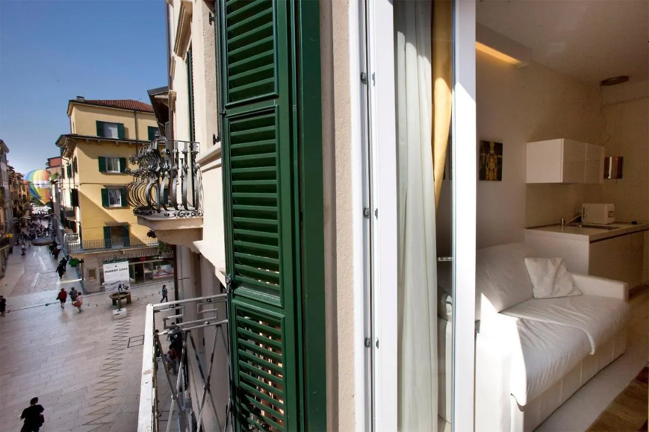 Opera Relais De Charme - Aparthotel Vérone 2*,